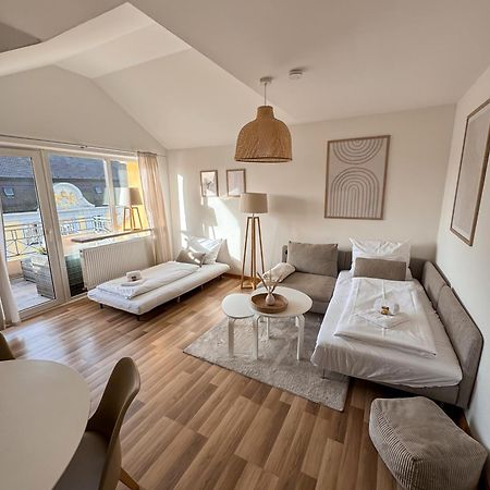 C4S Come4Stay Altötting: Central Apartment with Office & Balcony Exterior photo