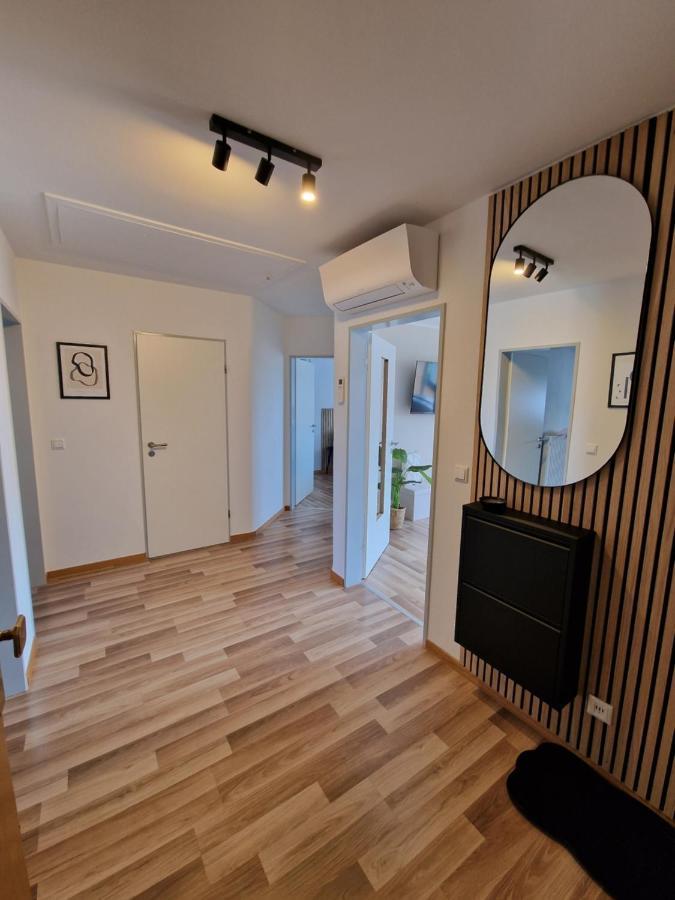 C4S Come4Stay Altötting: Central Apartment with Office & Balcony Exterior photo