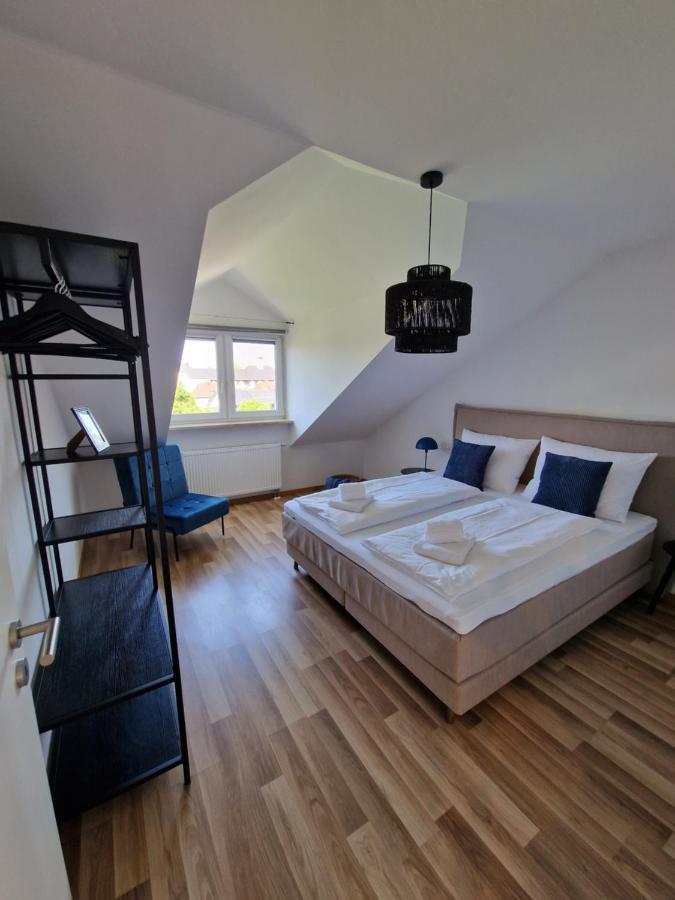 C4S Come4Stay Altötting: Central Apartment with Office & Balcony Exterior photo