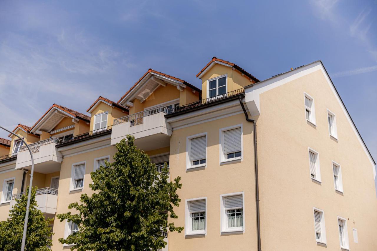 C4S Come4Stay Altötting: Central Apartment with Office & Balcony Exterior photo